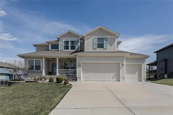 $649,000 | 3009 Southwest Arthur Drive, Lee's Summit, MO 64082