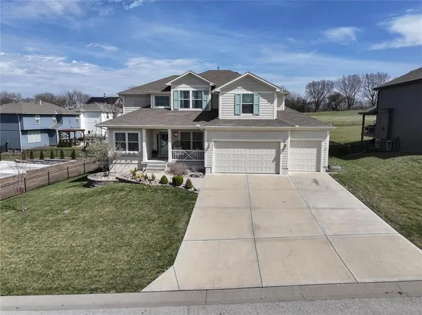 $649,000 | 3009 Southwest Arthur Drive, Lee's Summit, MO 64082