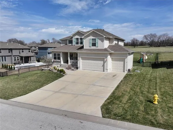 $649,000 | 3009 Southwest Arthur Drive, Lee's Summit, MO 64082