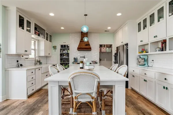 $649,000 | 3009 Southwest Arthur Drive, Lee's Summit, MO 64082