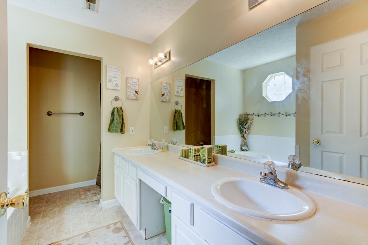 8317 Timber Ridge Lane Powell, TN 37849 - Photo 14 of 22 + Perceptions (12)