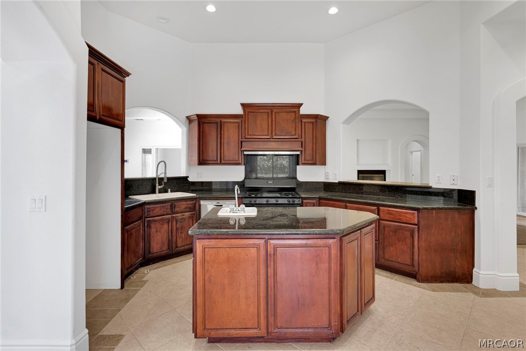 16233 Ridge View Drive Apple Valley, CA 92307 - Photo 11 of 60