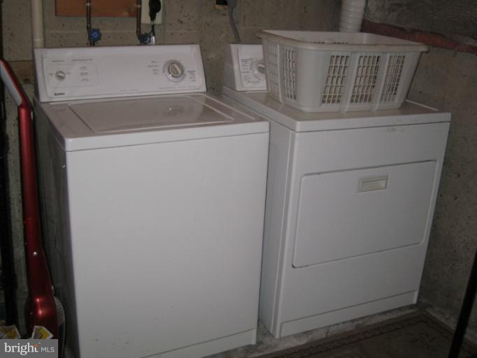 15025 Shamrock Ridge Road Silver Spring, MD 20906 - Photo 22 of 27 Washer - Dryer