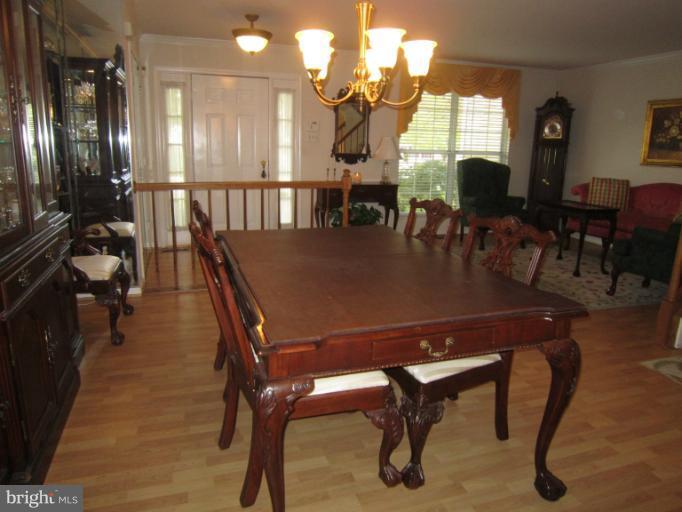15025 Shamrock Ridge Road Silver Spring, MD 20906 - Photo 4 of 27 Dining Room with decorative molding