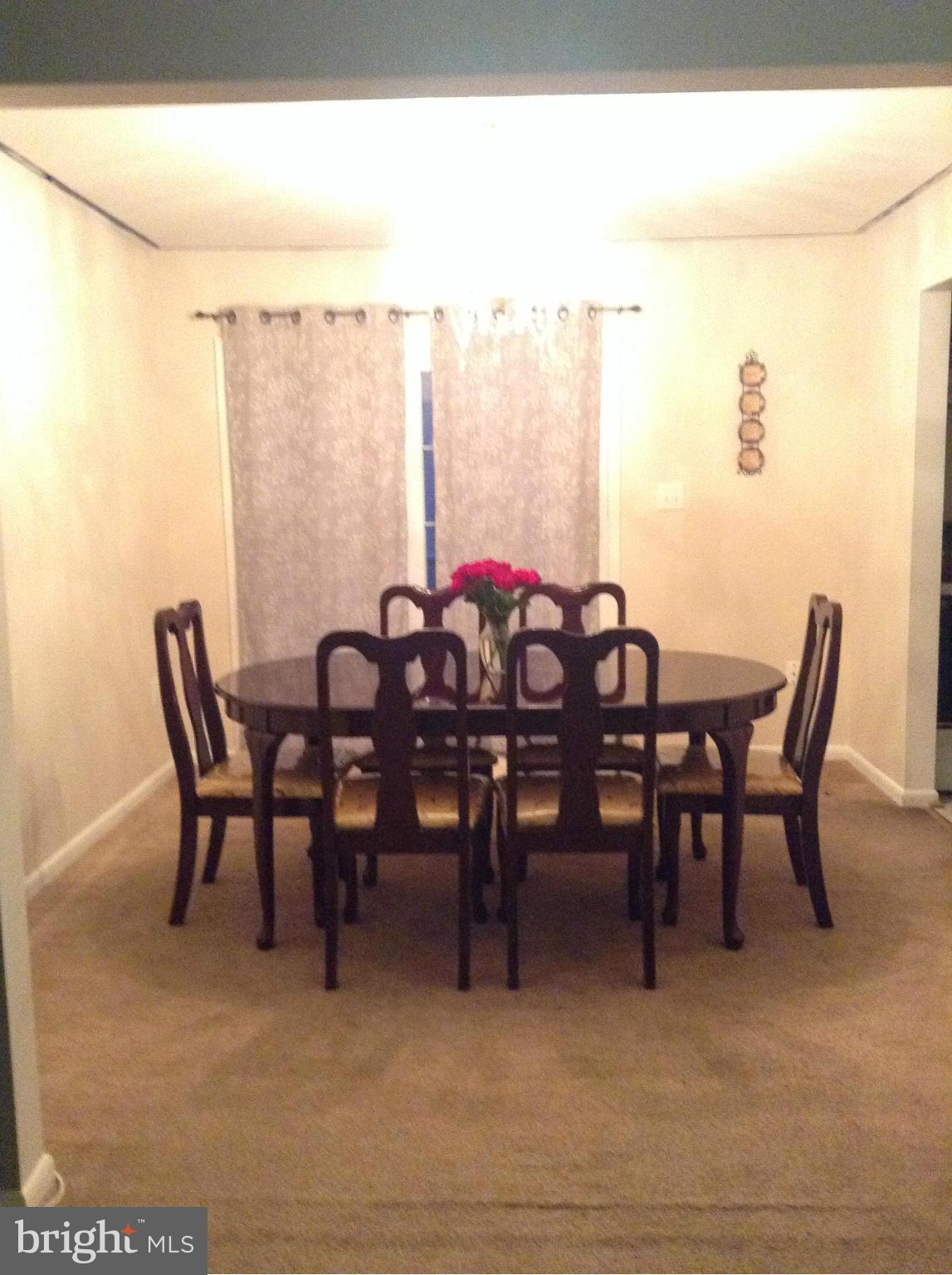 13487 Keytone Road Woodbridge, VA 22193 - Photo 4 of 7 Dining Room