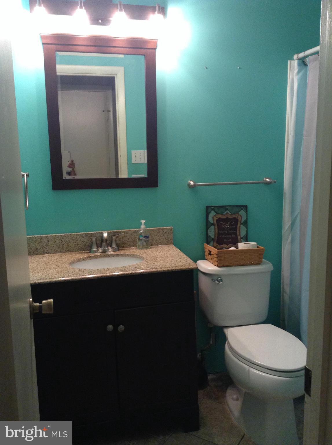 13487 Keytone Road Woodbridge, VA 22193 - Photo 5 of 7 Bath