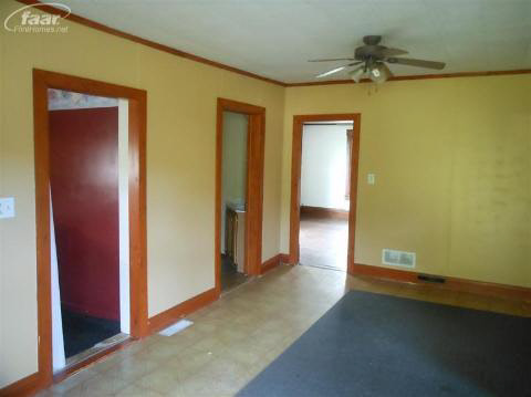 5155 Sanilac Road Vassar, MI 48768 - Photo 6 of 9 20152905-5.JPG