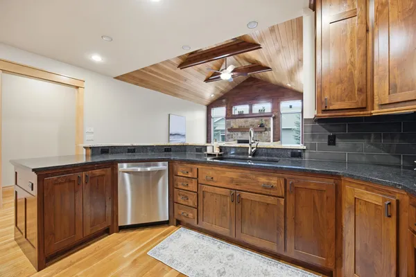 $795,000 | 4245 Coventry Drive South, Fargo, ND 58104