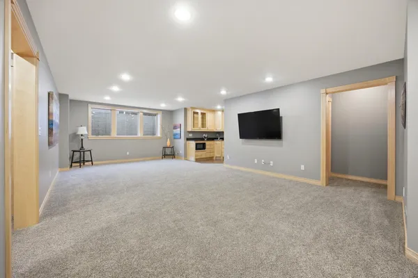 $795,000 | 4245 Coventry Drive South, Fargo, ND 58104