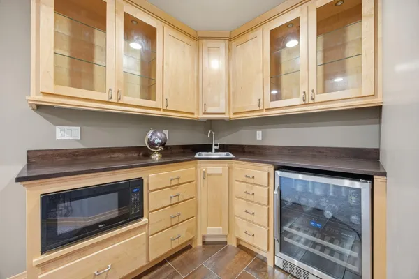 $795,000 | 4245 Coventry Drive South, Fargo, ND 58104