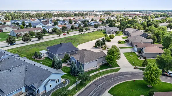 $795,000 | 4245 Coventry Drive South, Fargo, ND 58104