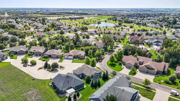$795,000 | 4245 Coventry Drive South, Fargo, ND 58104
