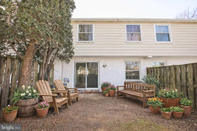 $299,999 | 3337 Tidewater Court, Unit C2, Olney, MD 20832