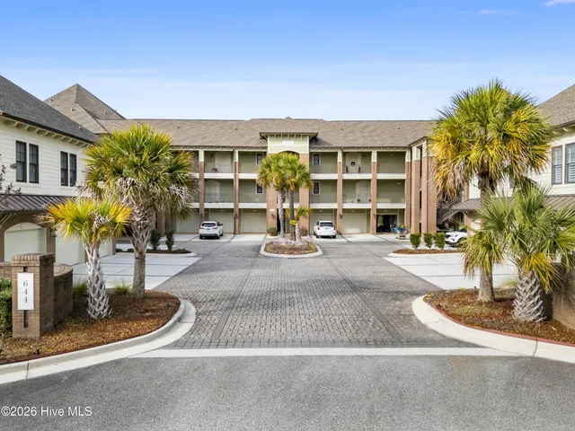 $585,000 | 644 Village Park Drive, Unit 202, Wilmington, NC 28405