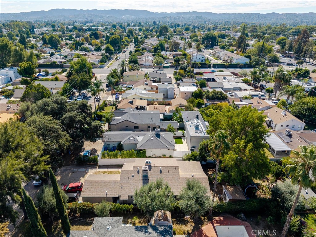 6835 Yolanda Avenue Reseda, CA 91335 - Photo 29 of 34 an aerial view of residential houses with outdoor space