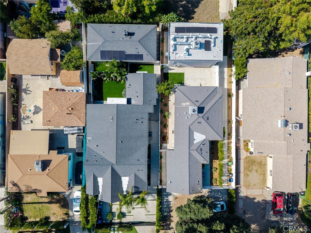 6835 Yolanda Avenue Reseda, CA 91335 - Photo 33 of 34 an aerial view of multiple house