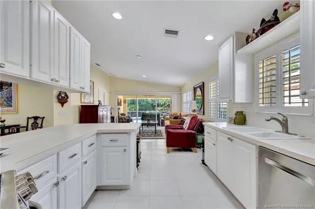 $499,900 | 8522 Southeast Retreat Drive, Hobe Sound, FL 33455
