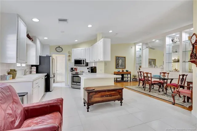 $499,900 | 8522 Southeast Retreat Drive, Hobe Sound, FL 33455