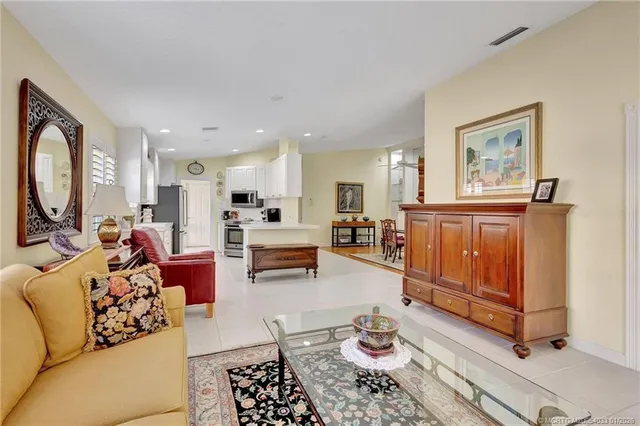 $499,900 | 8522 Southeast Retreat Drive, Hobe Sound, FL 33455