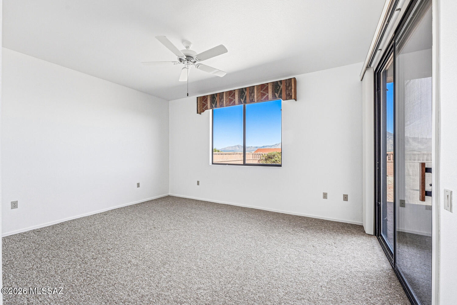 4901 South Meadow Ridge Drive Green Valley, AZ 85622 - Photo 25 of 51 Owners suite