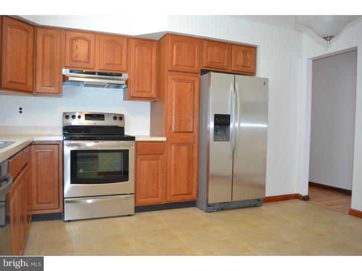 761 Grant Road Mount Laurel, NJ 08054 - Photo 6 of 19 Kitchen
