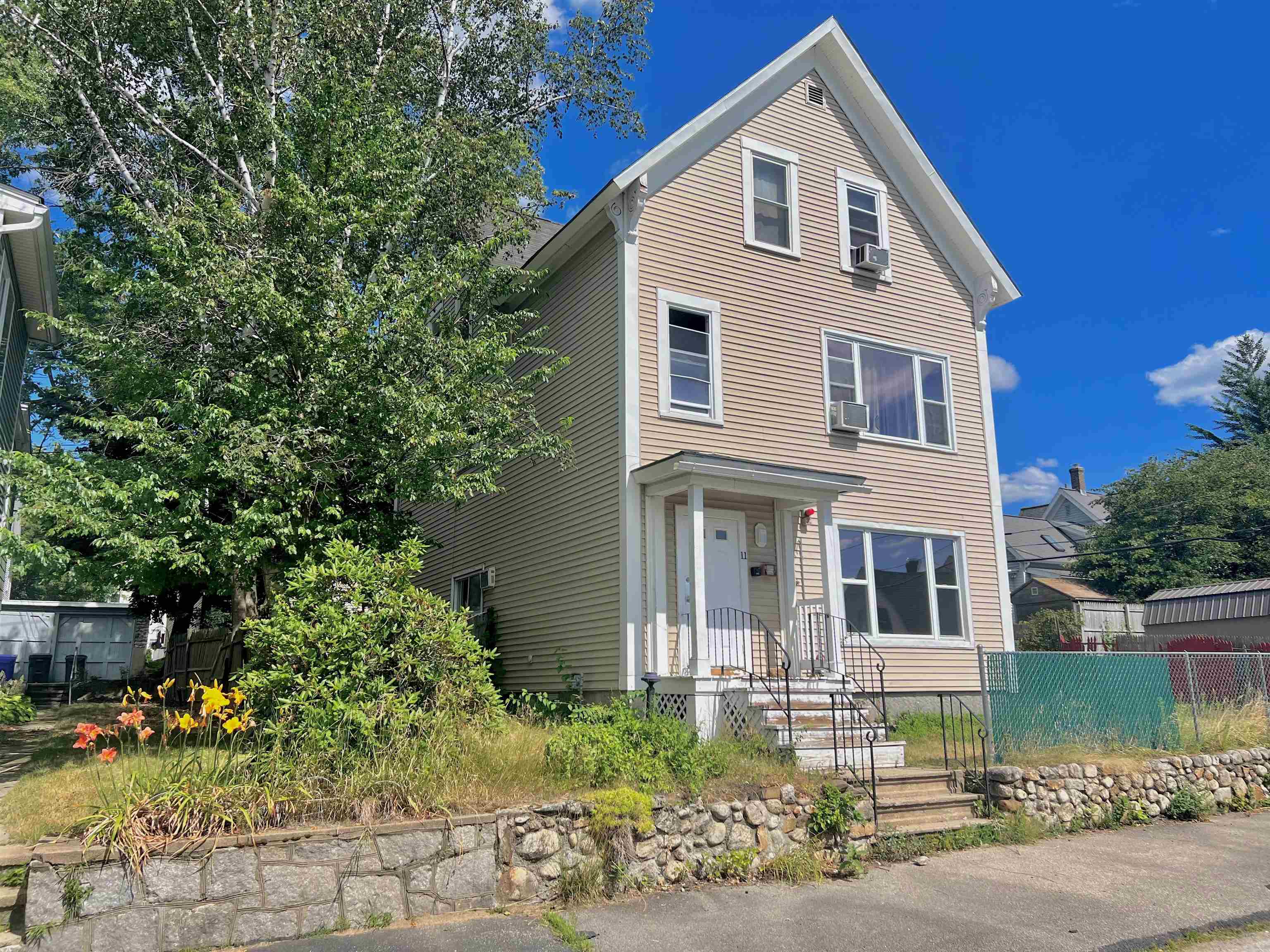 11 Liberty Street, Unit 1 Manchester, NH 03104 - Photo 1 of 12