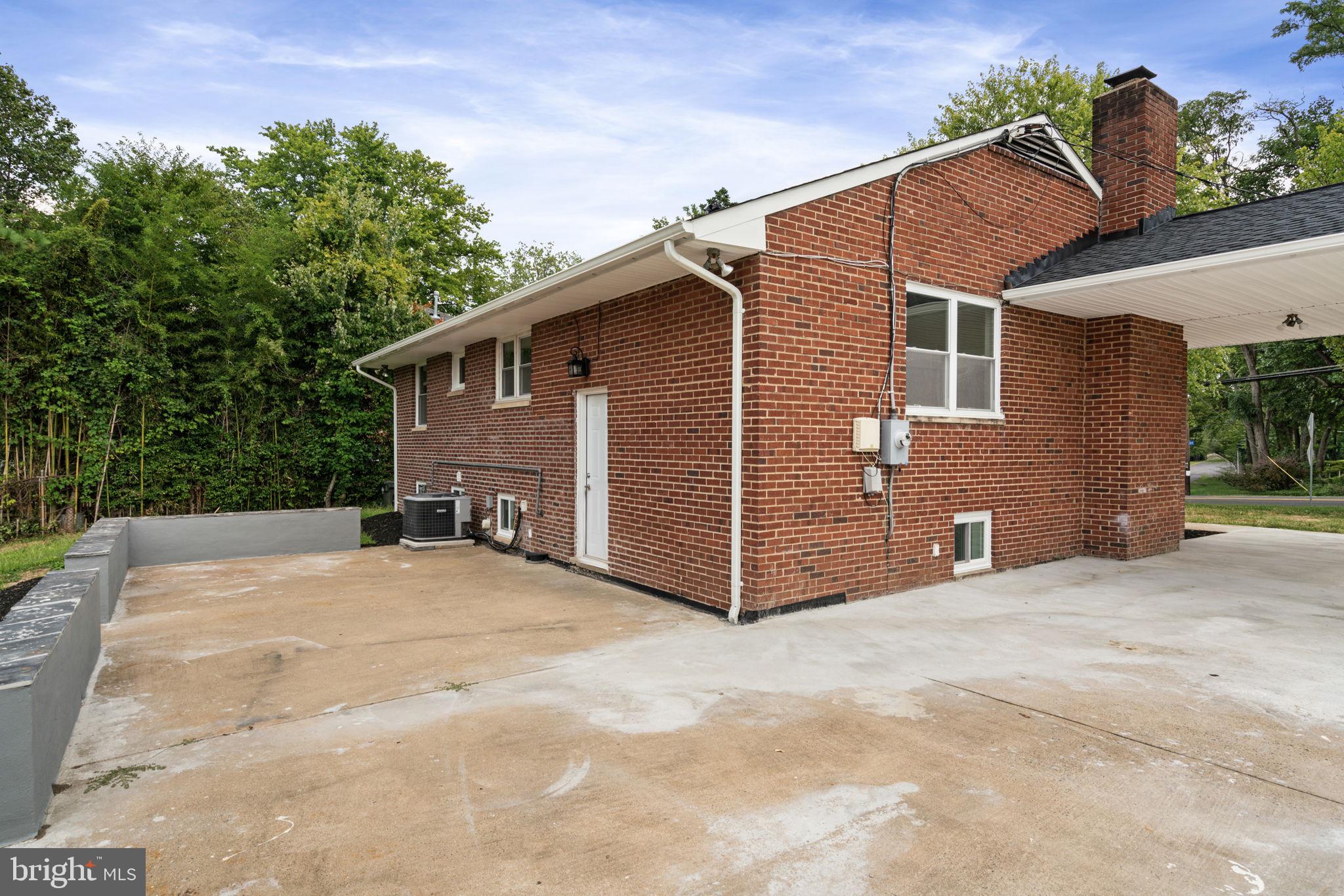 4916 Ravensworth Road Annandale, VA 22003 - Photo 42 of 42 Back pation entrance separate entrance