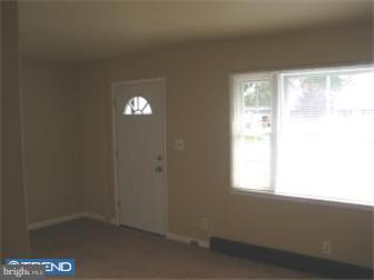 42 Mahoney Road Pennsville, NJ 08070 - Photo 3 of 10 Living Room