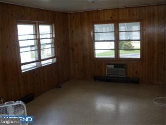 42 Mahoney Road Pennsville, NJ 08070 - Photo 5 of 10 Family Room
