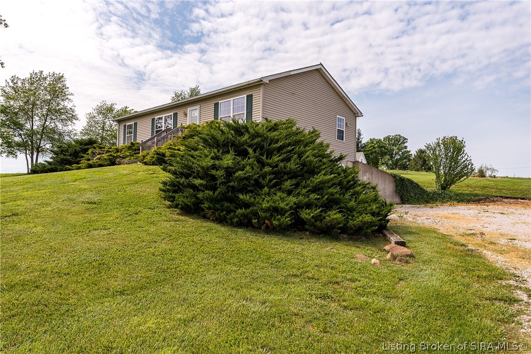 7526 Frank Ott Road Georgetown, IN 47122 - Photo 3 of 21