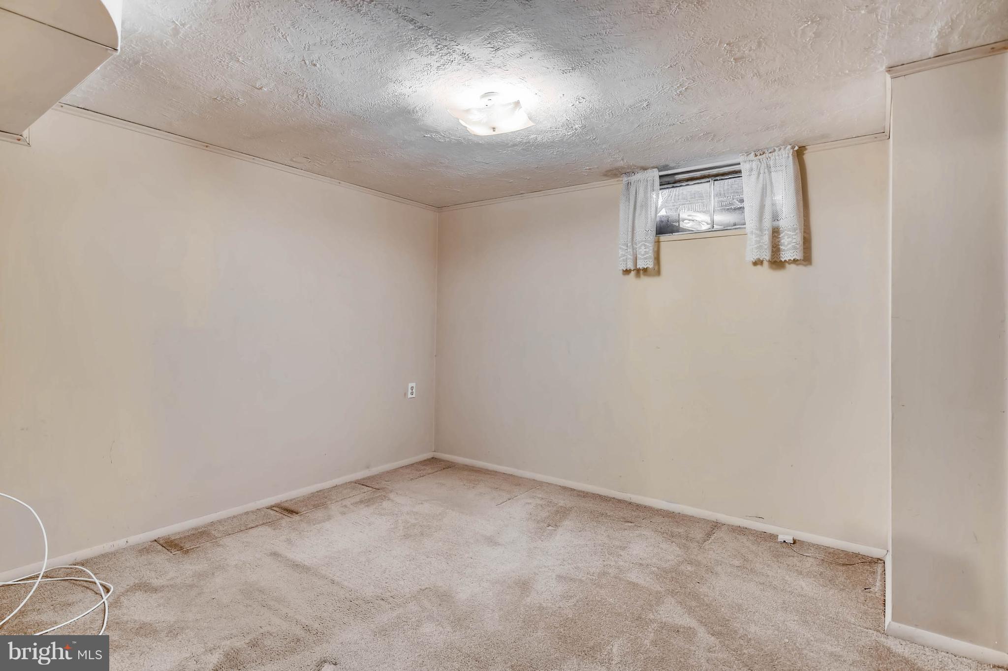 350 Roberts Way Aberdeen, MD 21001 - Photo 20 of 27 Basement office w/WW carpet