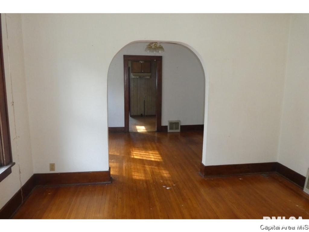 2209 South 10th Street Springfield, IL 62703 - Photo 3 of 17