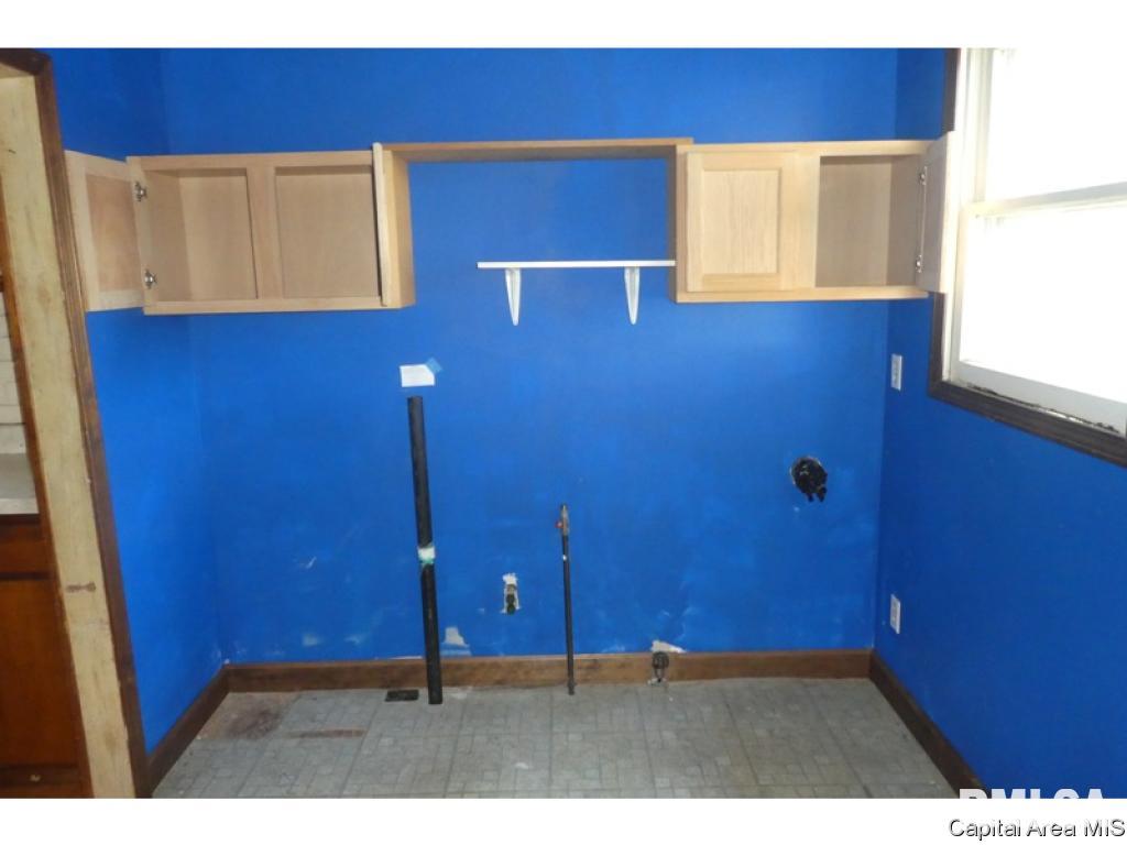 2209 South 10th Street Springfield, IL 62703 - Photo 8 of 17