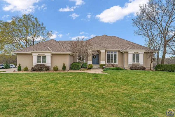 $599,900 | 4235 Southwest Aylesbury Road, Topeka, KS 66610