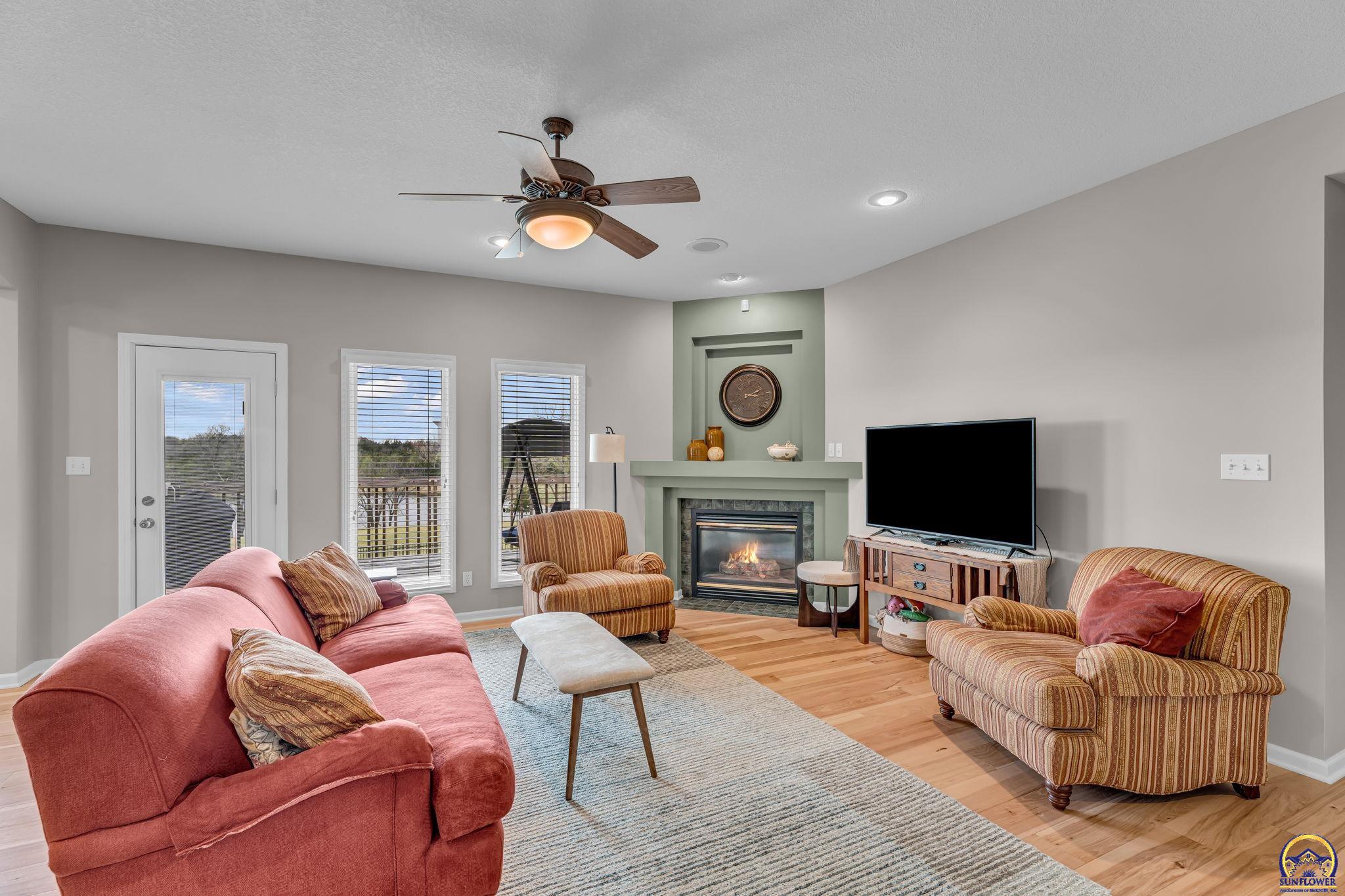 4235 Southwest Aylesbury Road Topeka, KS 66610 - Photo 13 of 35