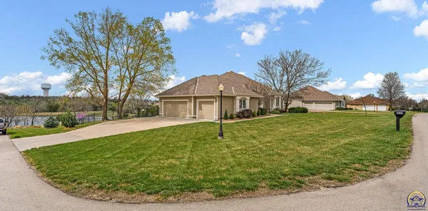 $599,900 | 4235 Southwest Aylesbury Road, Topeka, KS 66610