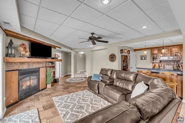 $599,900 | 4235 Southwest Aylesbury Road, Topeka, KS 66610