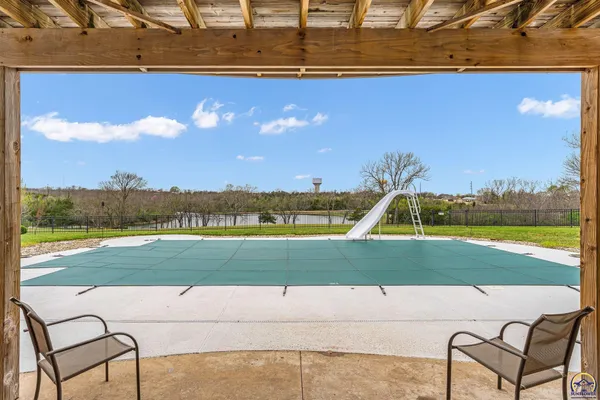 $599,900 | 4235 Southwest Aylesbury Road, Topeka, KS 66610