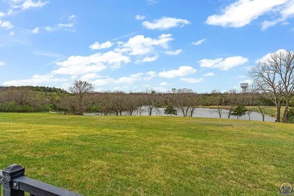 $599,900 | 4235 Southwest Aylesbury Road, Topeka, KS 66610