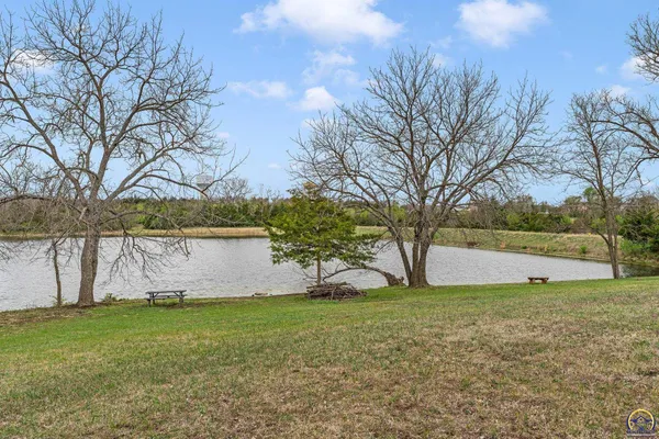 $599,900 | 4235 Southwest Aylesbury Road, Topeka, KS 66610