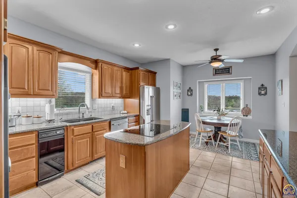 $599,900 | 4235 Southwest Aylesbury Road, Topeka, KS 66610