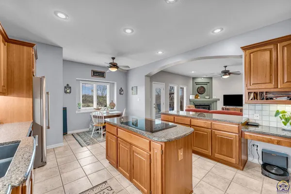 $599,900 | 4235 Southwest Aylesbury Road, Topeka, KS 66610