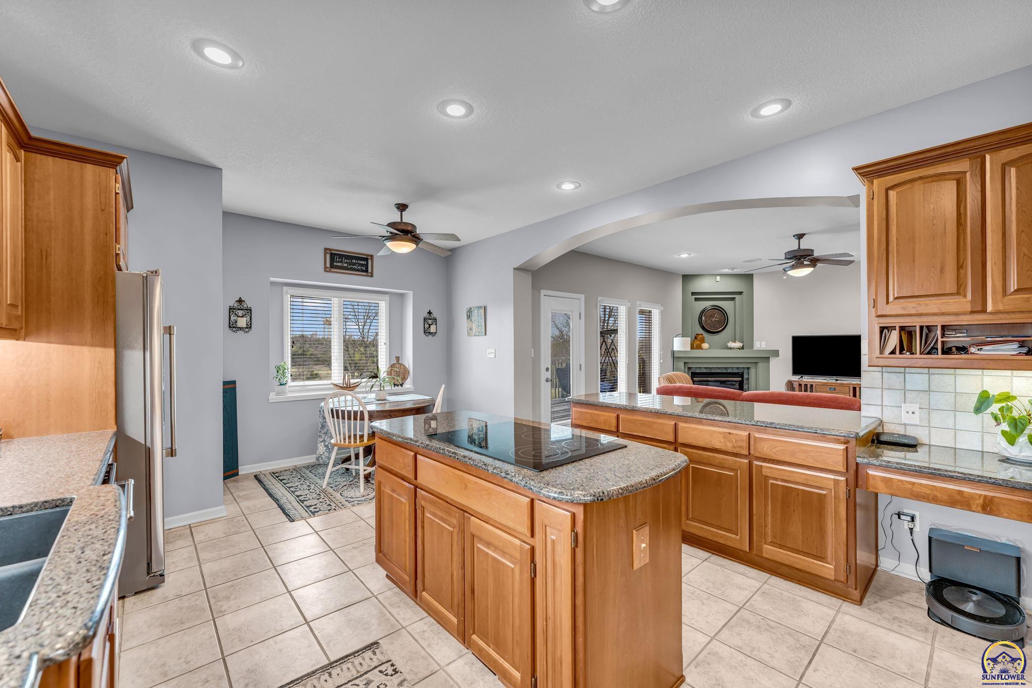 4235 Southwest Aylesbury Road Topeka, KS 66610 - Photo 9 of 35