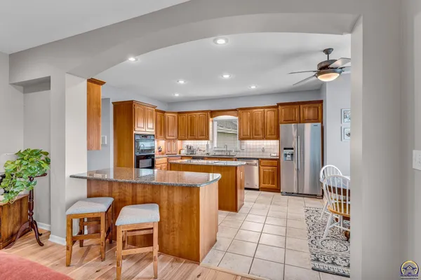 $599,900 | 4235 Southwest Aylesbury Road, Topeka, KS 66610