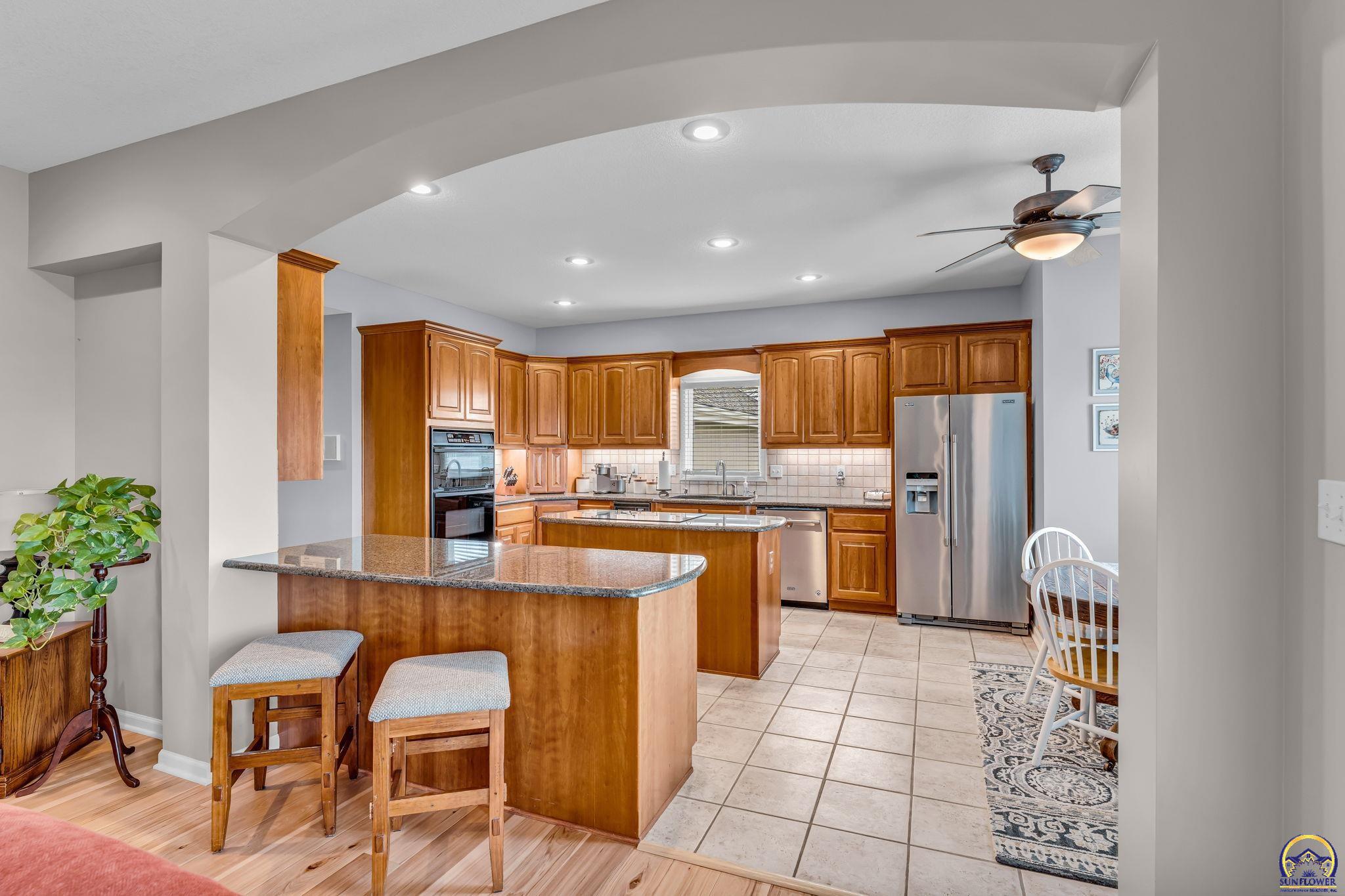 4235 Southwest Aylesbury Road Topeka, KS 66610 - Photo 10 of 35