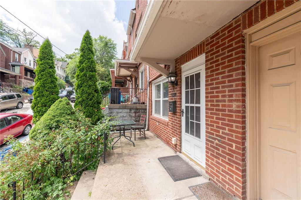 130 Chesterfield Road Pittsburgh, PA 15213 - Photo 4 of 36 Front Porch