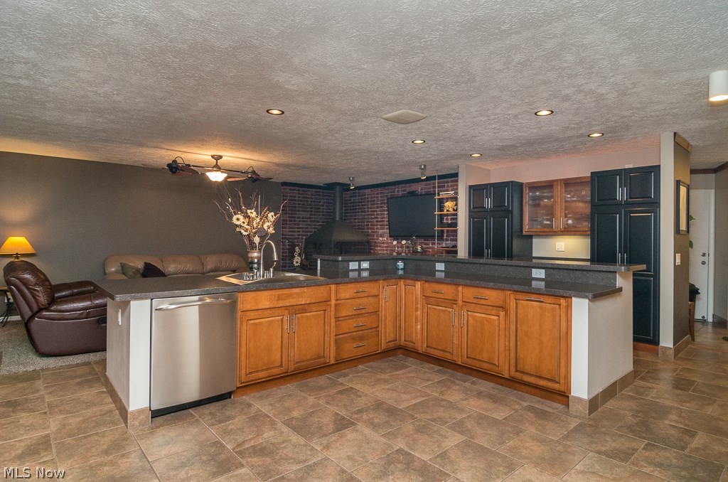 12193 Windcliff Road Strongsville, OH 44136 - Photo 9 of 25 Gallery Image 9