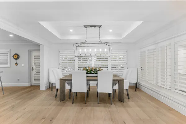 $8,590,000 | 300 South Ocean Boulevard, Unit 2D, Palm Beach, FL 33480