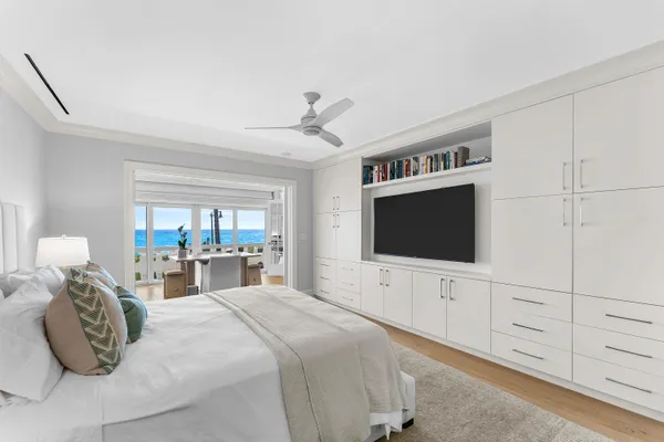 $8,590,000 | 300 South Ocean Boulevard, Unit 2D, Palm Beach, FL 33480