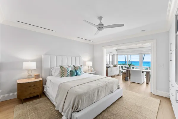 $8,590,000 | 300 South Ocean Boulevard, Unit 2D, Palm Beach, FL 33480